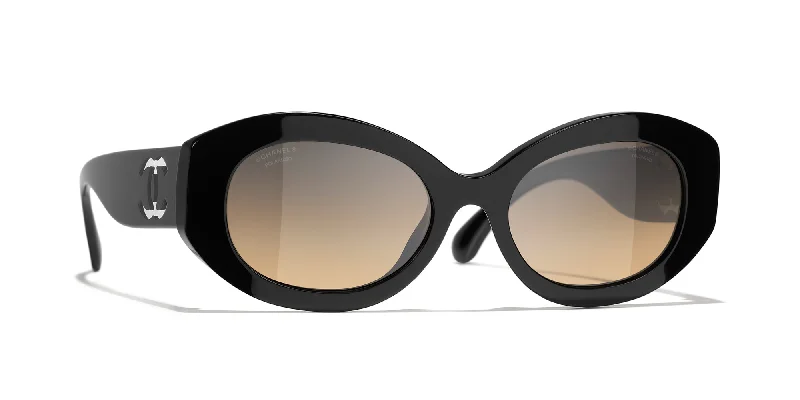 sunglasses for vintage vibes -  CHANEL 5528