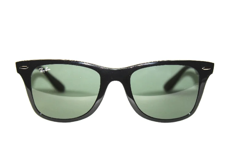 sunglasses with cloudless appeal -  Ray-Ban RB4195 601/71