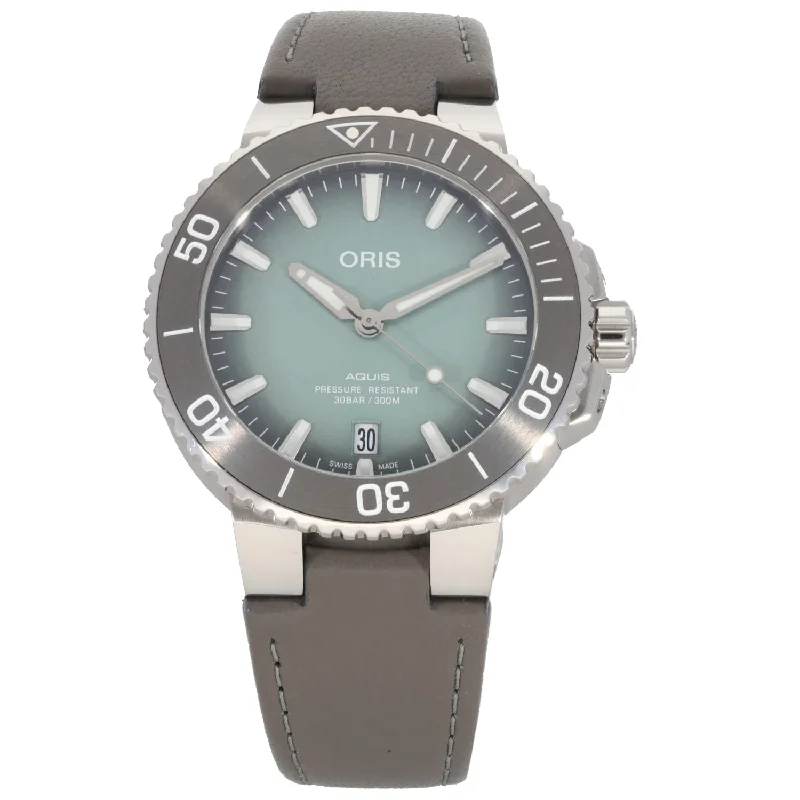 watch with classic dial -  Oris Aquis 7732 39.5mm Stainless Steel Watch